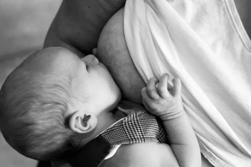 tatiana-instants-de-vie-photographe-allaitement2